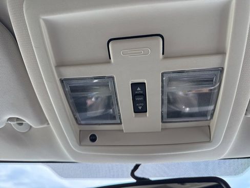 Used 2012 Jeep Liberty Limited w/ Tire & Wheel Group image 13