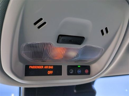 Certified 2025 Chevrolet Trax LT image 22