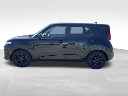 Certified 2022 Kia Soul S FWD image 24