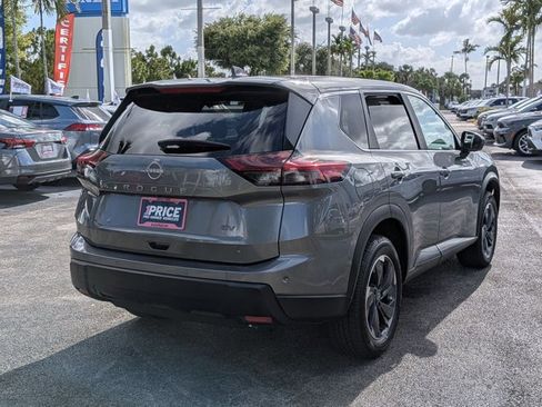 Used 2024 Nissan Rogue SV FWD image 5