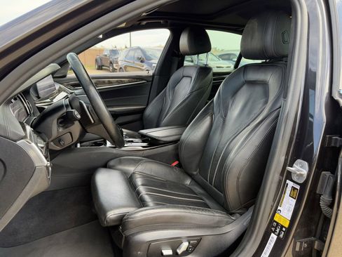 Used 2018 BMW 530i xDrive AWD/4WD image 25