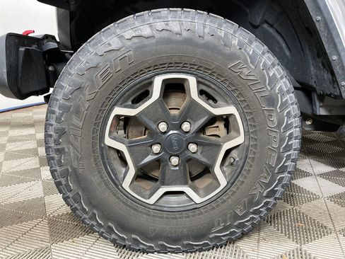 Used 2020 Jeep Gladiator Rubicon w/ Dual Top Group image 12