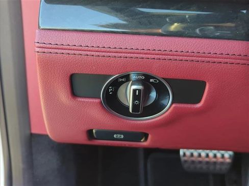 Used 2018 Mercedes-Benz SL 550 image 12