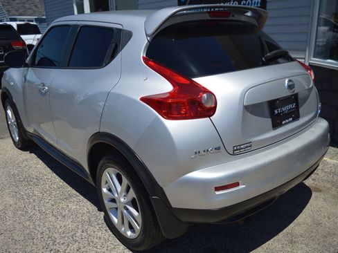 Used 2014 Nissan Juke SV AWD/4WD image 3