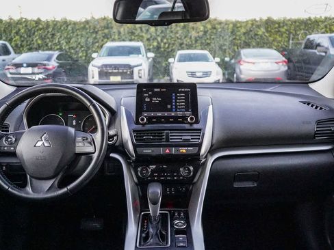 Used 2023 Mitsubishi Eclipse Cross SE image 12