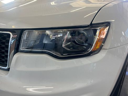 Used 2022 Jeep Grand Cherokee Limited image 28