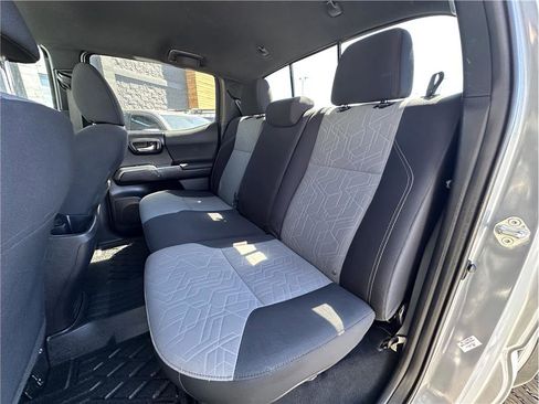 Used 2020 Toyota Tacoma TRD Off-Road w/ Technology Package image 16