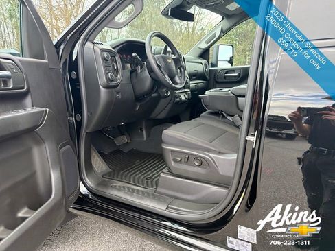 Used 2025 Chevrolet Silverado 2500 Custom w/ Custom Value Package image 15