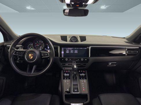 Used 2024 Porsche Macan image 15