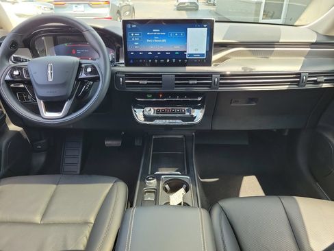 Certified 2024 Lincoln Corsair Reserve w/ Equipment Group 201A AWD/4WD image 11
