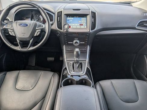 Used 2017 Ford Edge Titanium FWD image 24