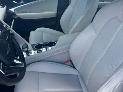 Used 2025 Genesis G70 2.5T AWD/4WD image 5
