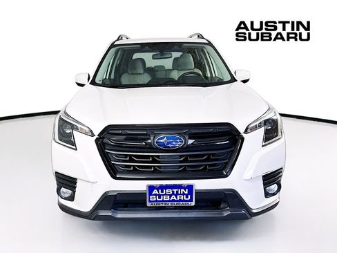 Used 2022 Subaru Forester Premium AWD/4WD image 2