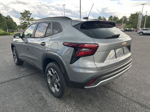 New 2026 Chevrolet Trax LT w/ Driver Confidence Package FWD image 4