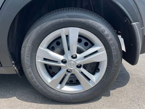 New 2025 Nissan Kicks Play S image 10