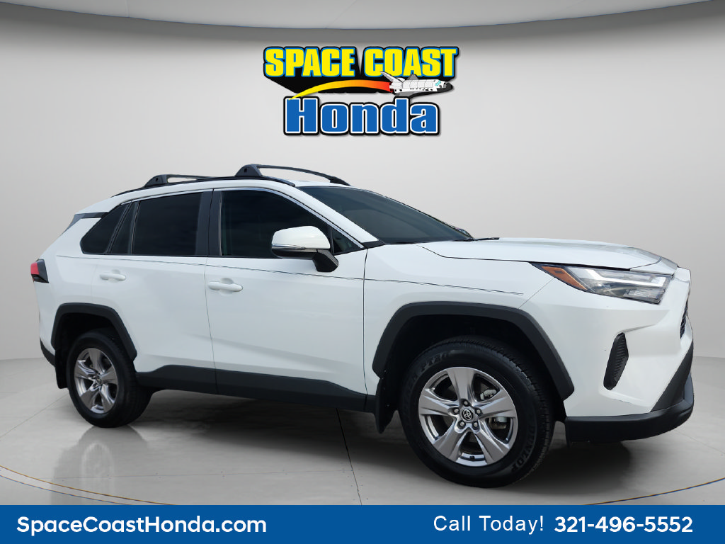 Used 2024 Toyota RAV4 XLE FWD image 1