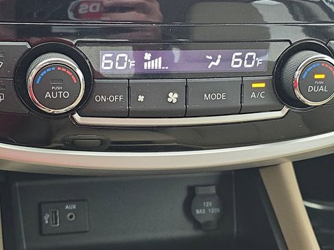 Certified 2018 Nissan Altima 2.5 SV w/ 2.5 SV Technology Package FWD image 23