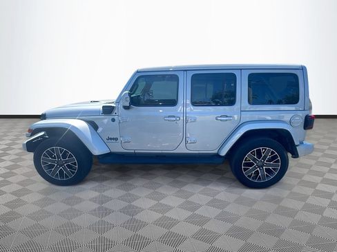Used 2023 Jeep Wrangler Unlimited Sahara AWD/4WD image 9