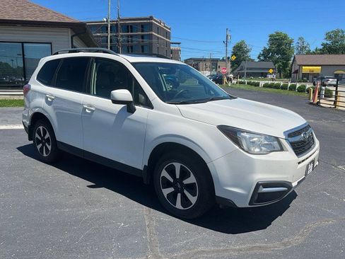 Used 2017 Subaru Forester 2.5i Limited AWD/4WD image 10