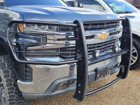 Used 2019 Chevrolet Silverado 1500 LT w/ Texas Edition image 4