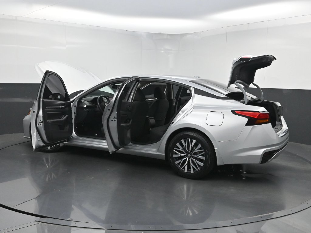 Used 2023 Nissan Altima 2.5 SV FWD image 34