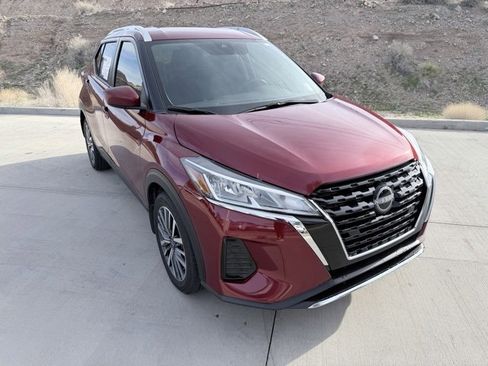 Certified 2024 Nissan Kicks SV image 3
