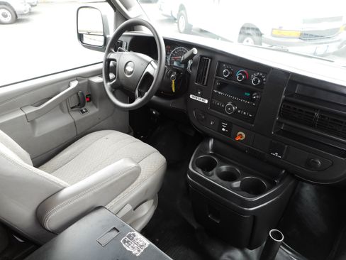 Used 2016 Chevrolet Express 2500 w/ Cold Climate Package RWD image 23