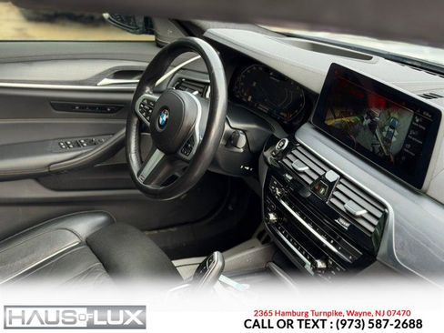 Used 2021 BMW M550i xDrive w/ Dynamic Handling Package image 6
