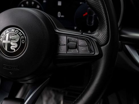Used 2024 Alfa Romeo Stelvio Veloce AWD/4WD image 22