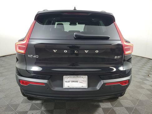 Used 2025 Volvo XC40 B5 Ultra w/ Protection Package AWD/4WD image 7