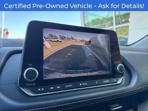 Used 2023 Nissan Rogue S AWD/4WD image 15