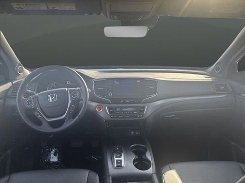 Certified 2023 Honda Ridgeline RTL image 5