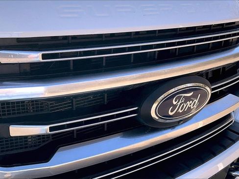 Used 2022 Ford F250 Platinum w/ FX4 Off-Road Package image 30