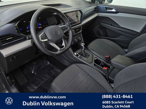 Used 2022 Volkswagen Taos SE image 9