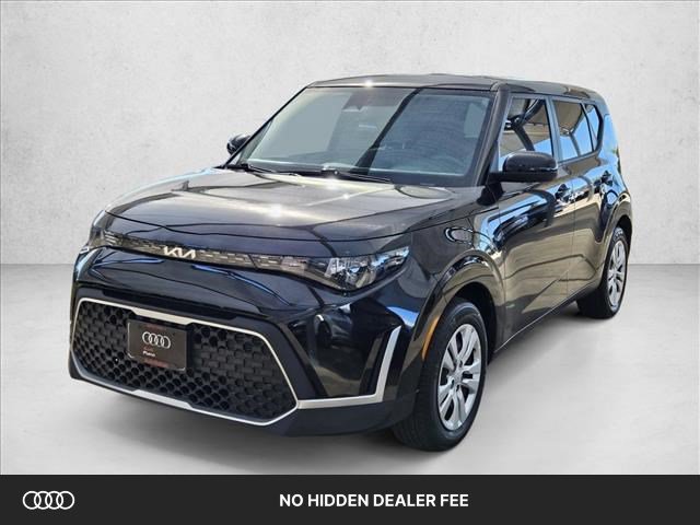 Used 2025 Kia Soul LX FWD image 1