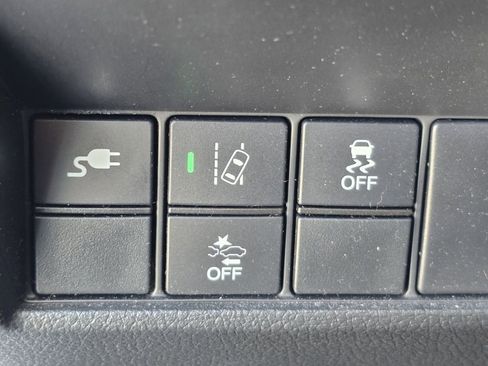 Certified 2018 Honda Clarity Touring image 19