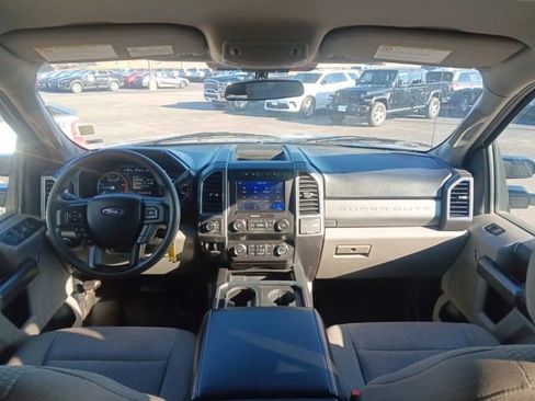 Used 2021 Ford F250 XLT w/ FX4 Off-Road Package image 13