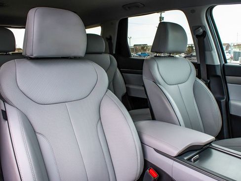 Used 2025 Hyundai Palisade SEL image 42