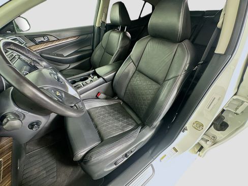 Used 2017 Nissan Maxima Platinum FWD image 13