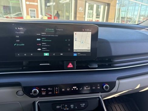 Used 2025 Kia Carnival SX image 24