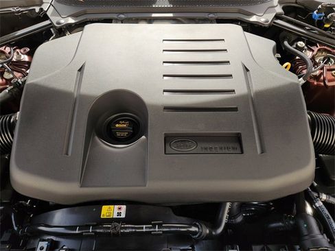 New 2026 Land Rover Discovery Limited Edition image 19