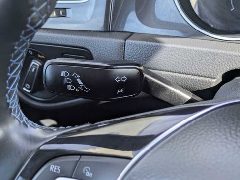 Used 2019 Volkswagen e-Golf SE w/ Driver Assistance Package FWD image 26