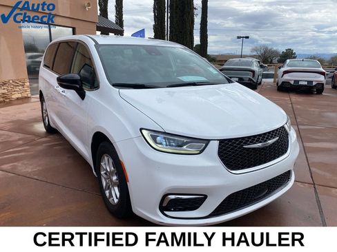 Used 2024 Chrysler Pacifica Touring-L FWD image 10