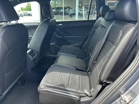 Certified 2022 Volkswagen Tiguan SEL R-Line AWD/4WD image 33