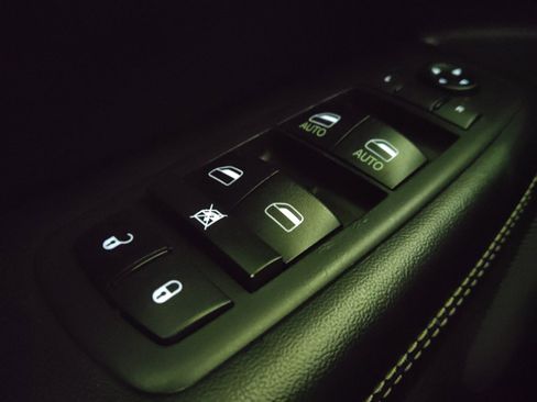 Used 2017 Jeep Grand Cherokee Limited AWD/4WD image 27