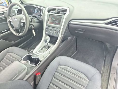 Used 2016 Ford Fusion SE FWD image 26