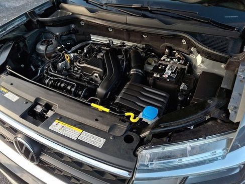 Certified 2022 Volkswagen Taos SE image 35