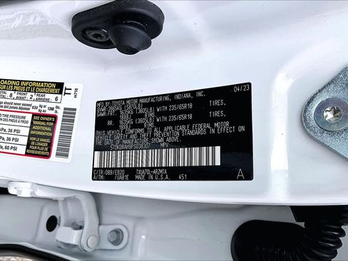 Used 2023 Toyota Highlander XLE image 36