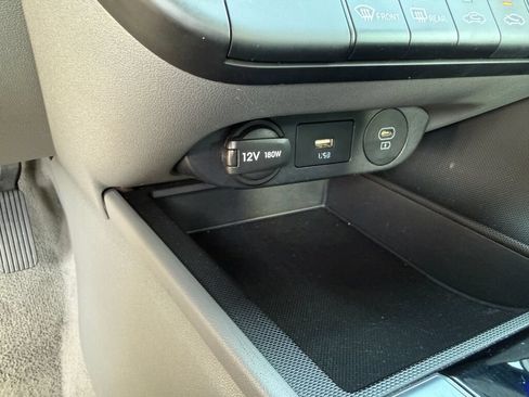 Used 2024 Hyundai Elantra SEL FWD image 26