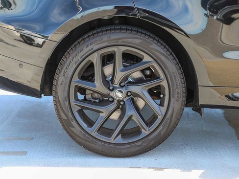 Used 2024 Land Rover Range Rover Sport Dynamic SE image 11